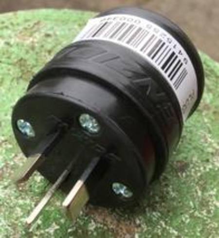 Enzide heavy duty rubber 3-pin plug 10amp