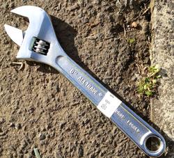 Adjustable crescent wrench - 8"